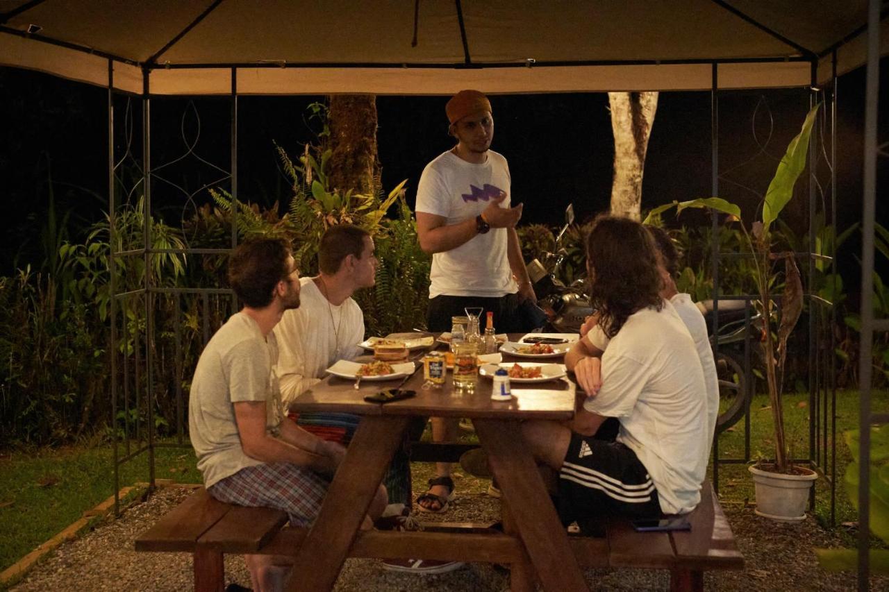 Drakes Bay Sukia Hostel מראה חיצוני תמונה