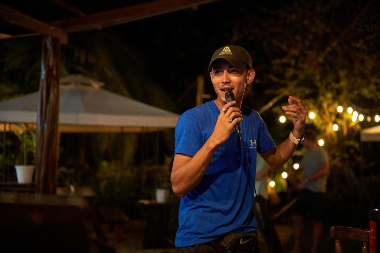 Drakes Bay Sukia Hostel מראה חיצוני תמונה
